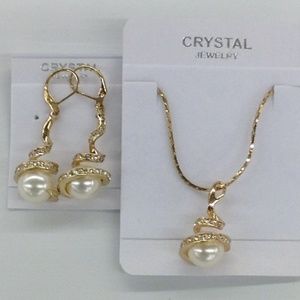 Gold & Pearl Necklace & Earring Set